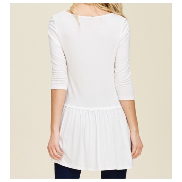 ✨LAST ONE ✨white loose fit ruffled hem tunic top - Picture 3 of 8